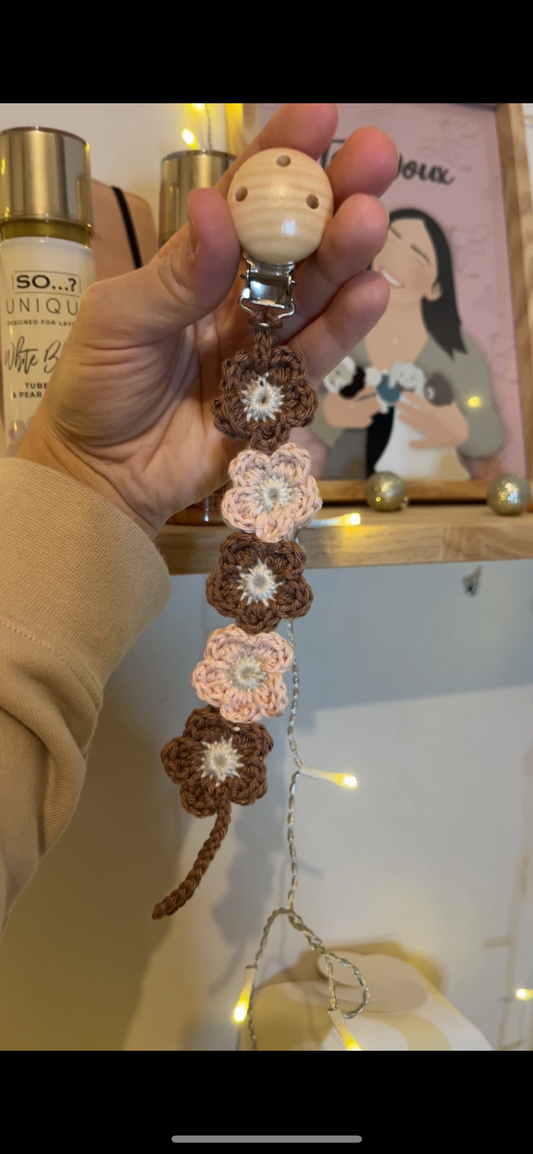 Attache tétine Marguerite